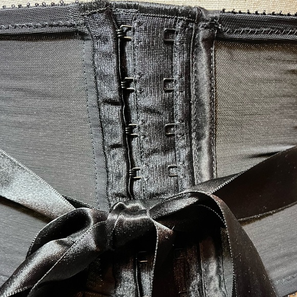 Chantelle 1937 Paris garter belt suspender belt size small beige black sexy lace - Picture 6 of 11